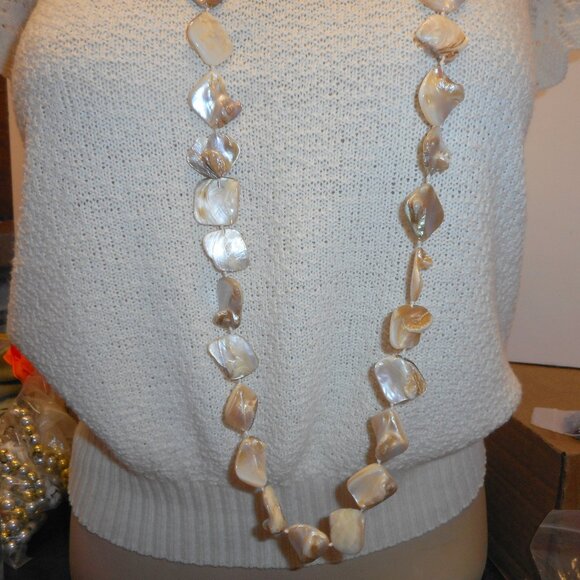 MOP Large Chips/ Beads ... NECKLACE - Picture 4 of 8